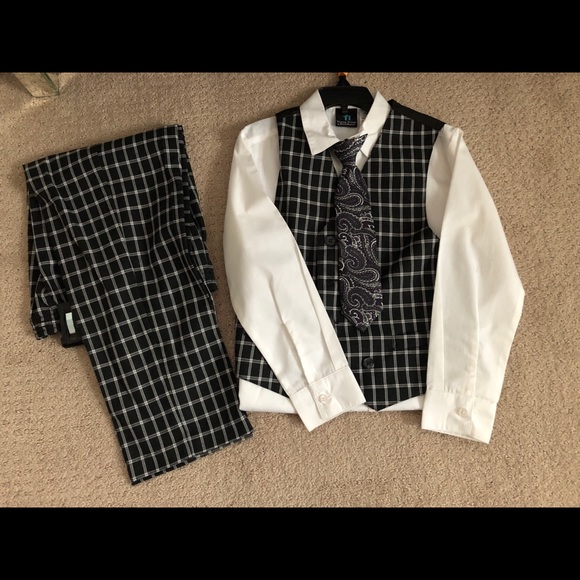 Steve Harvey Baby Boys Four Piece Vest Set